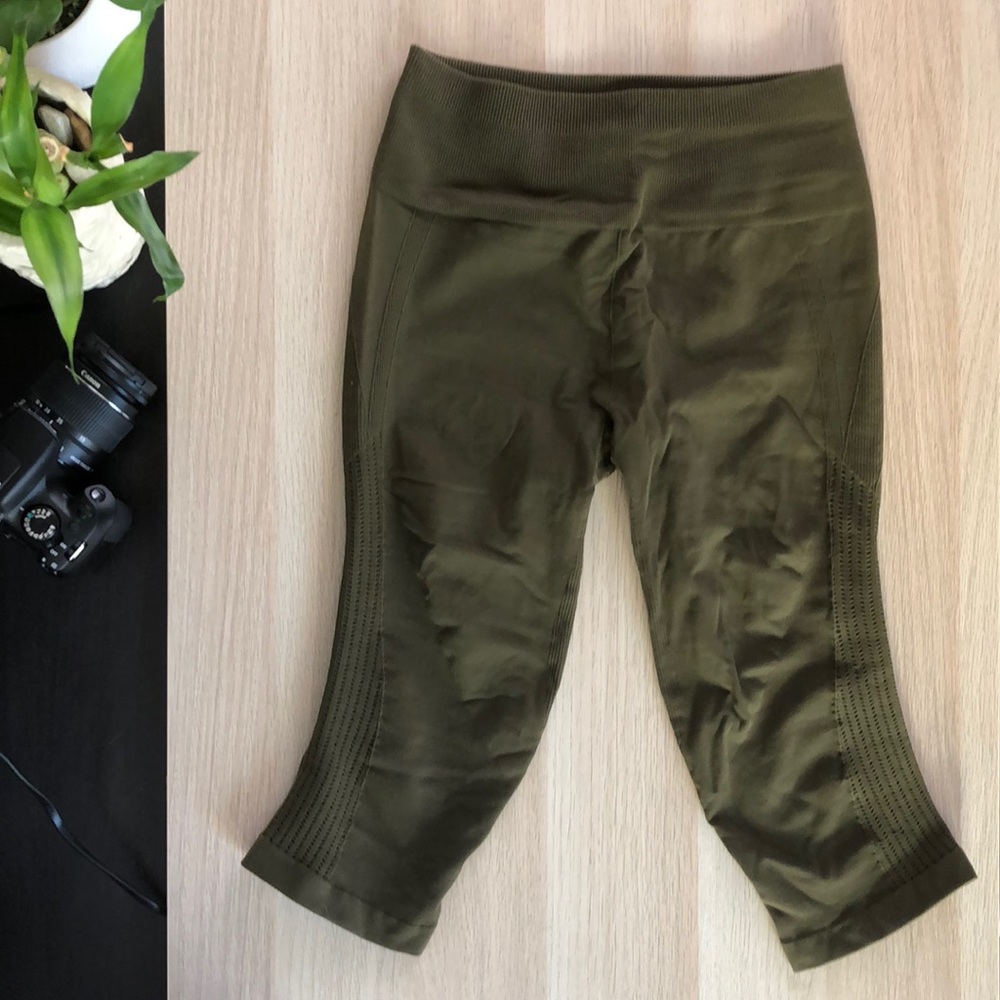 Lululemon crop leggings